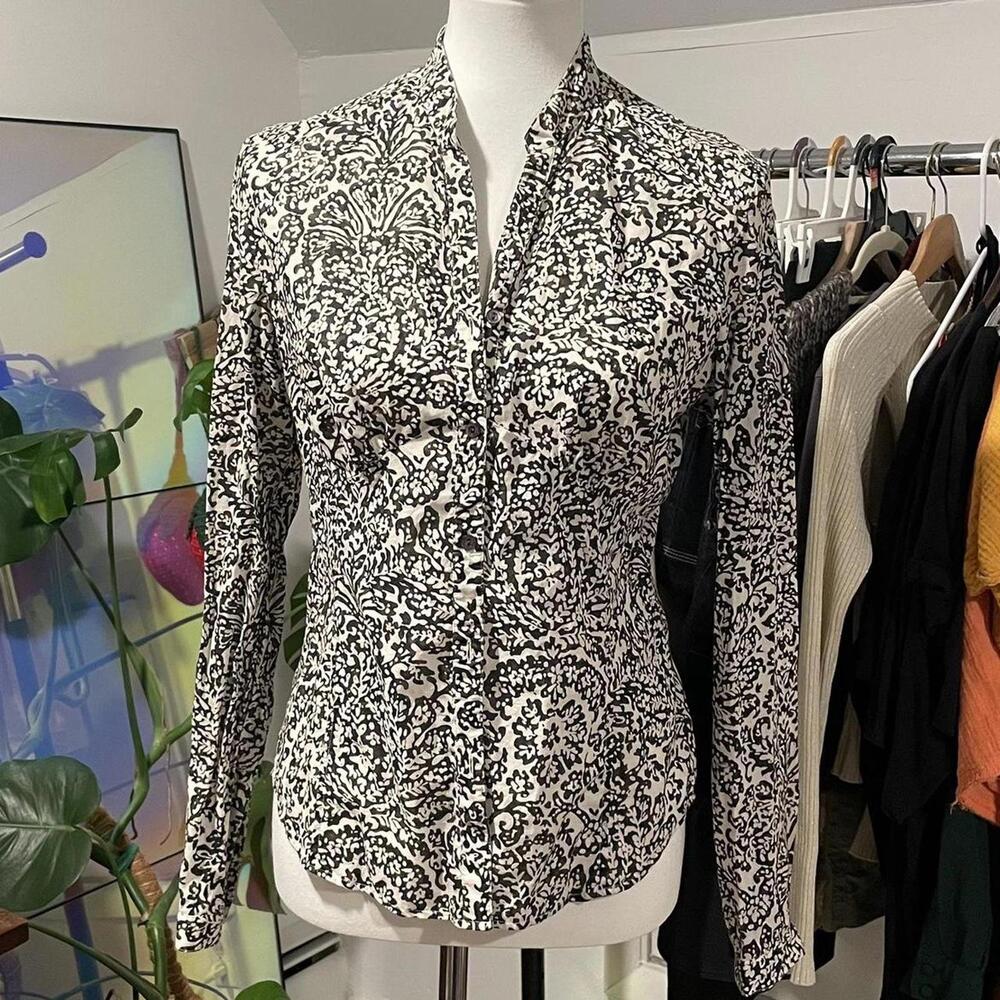 Indigo Palms black + white paisley print button-up top